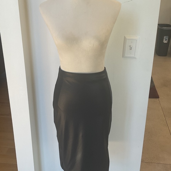 Popilush Black Faux Leather Skirt - Picture 9 of 10